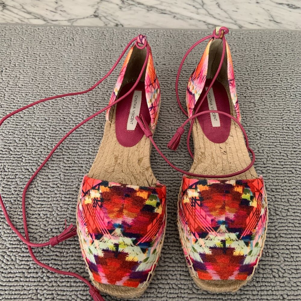 Cynthia Vincent, Shoes 7,